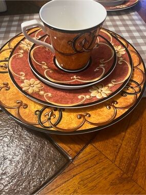 Elegant Sasaki Autumn Floral Dinnerware Set - Orange and Rust